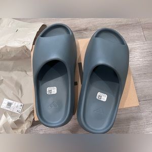 Adidas Yeezy slides men size 10 NWT